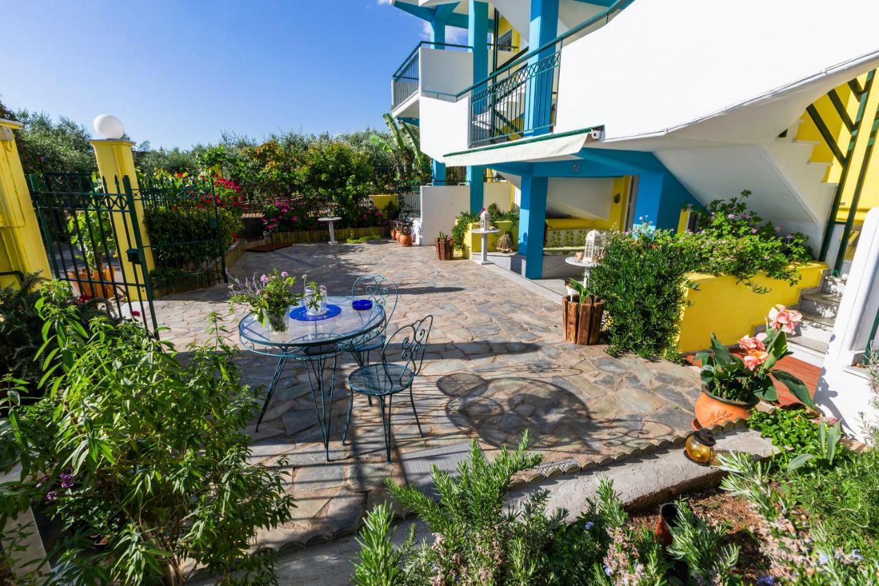 Iris Apartments Chrani Exterior foto